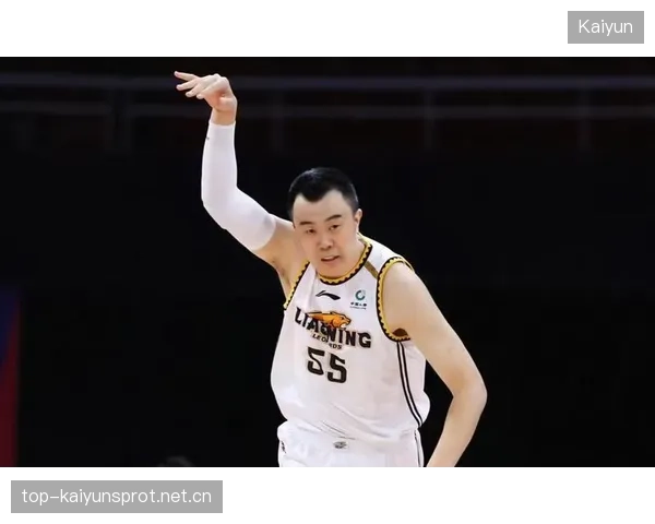 篮球球队教练被赞“战术大师”带来连胜